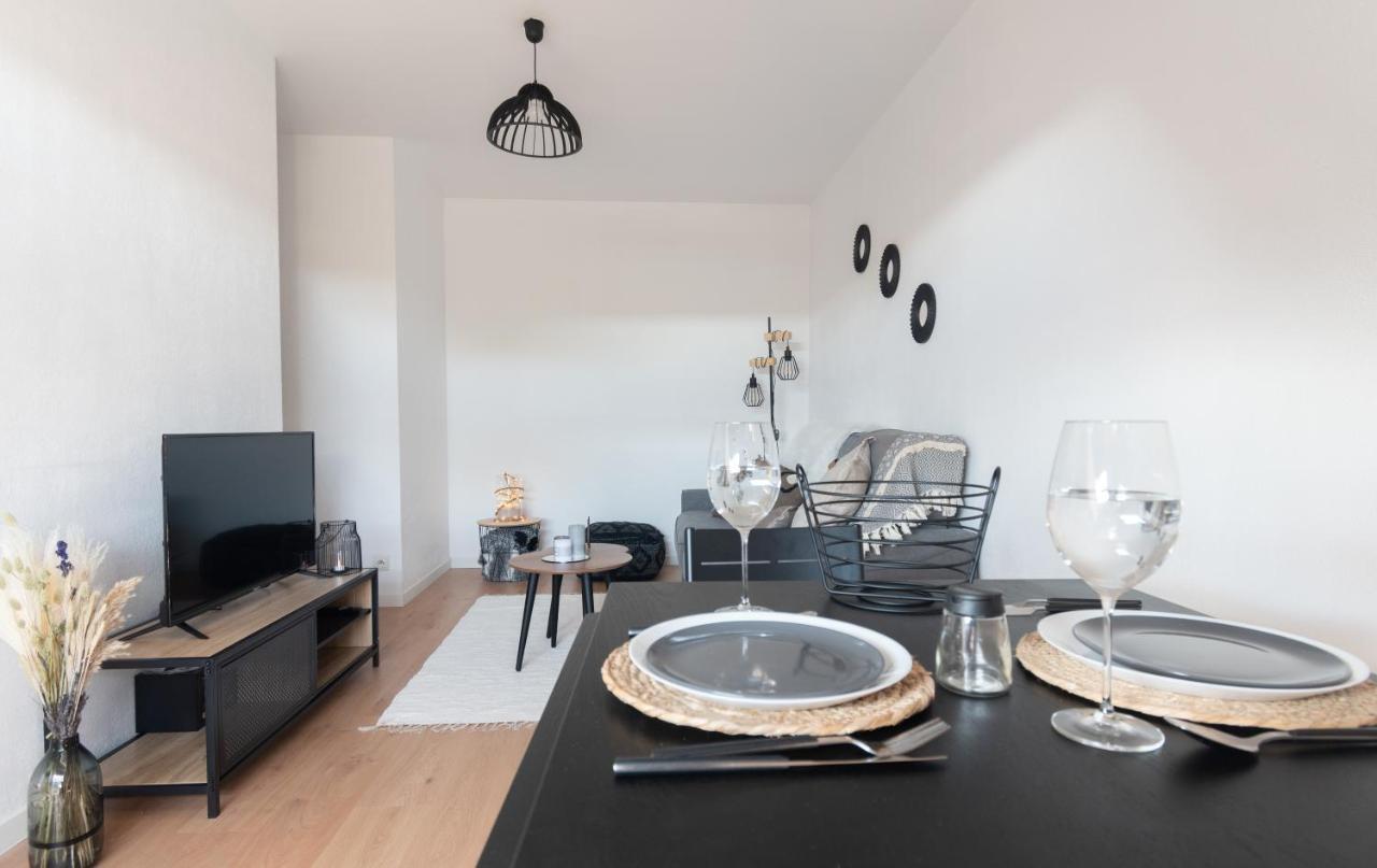Bienvenue Chez Vous Tres Calme Et En Plein Centre Apartman Mantes-la-Jolie Kültér fotó